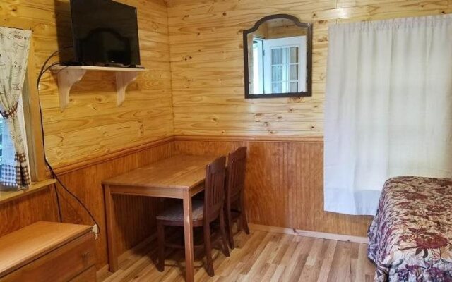 Maple Lodge Cabins