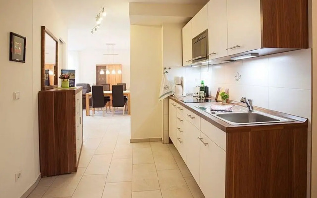 Residence on Lake Balmer