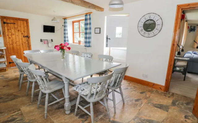 Hollywall Cottage