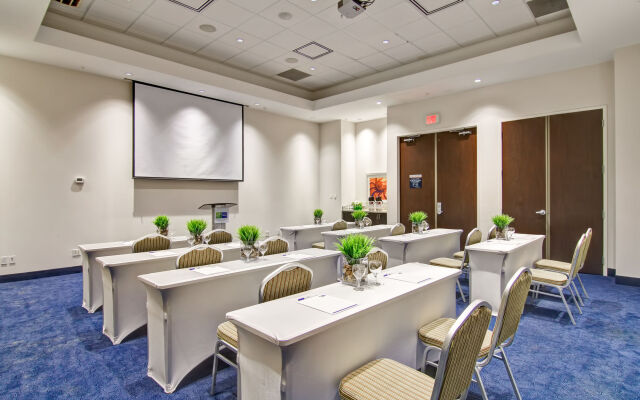 Holiday Inn Express Hotel & Suites Toronto - Markham, an IHG Hotel