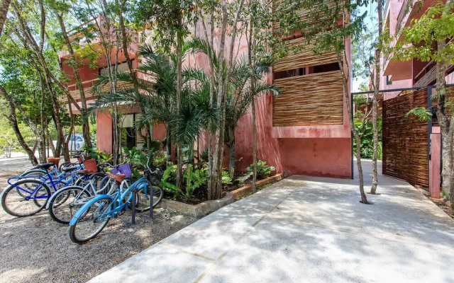 Vibrant Condo in Nature with Pool