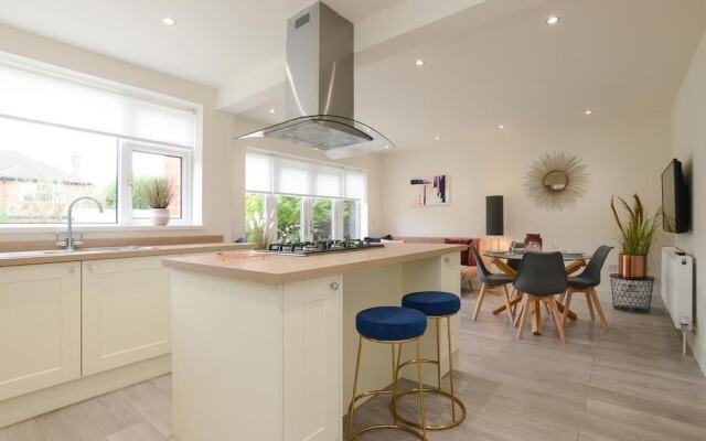 Wollaton House - Fabulous 5 bed house Nottingham