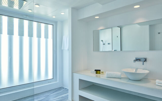 So White Club Resort