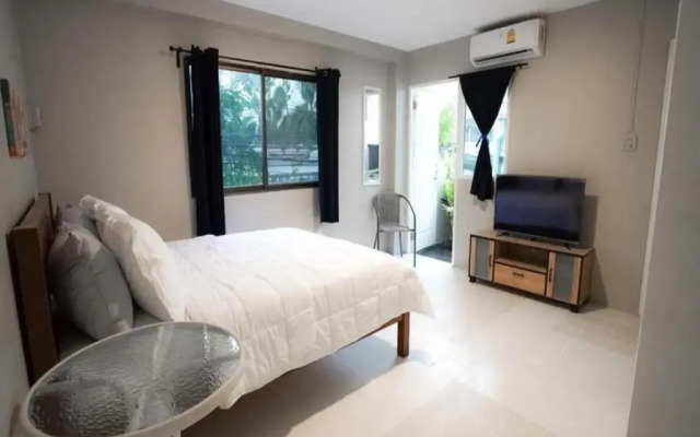 RoomQuest Bangkok Ratchada
