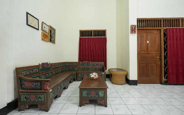 Super OYO 1778 Omah Duwet