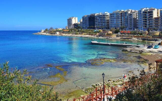 Seafront Apartment Sliema