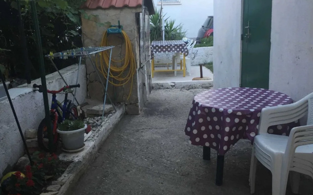 Apartments Roko - Standard One Bedroom Apartment With Shared Terrace