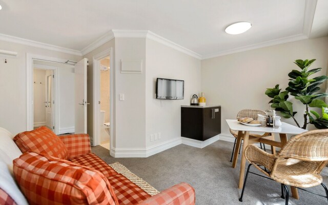 Central Luxury at 407 The Beacon  Studio
