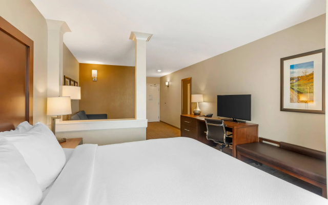Comfort Inn & Suites