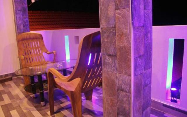 Sandaru Holiday Inn