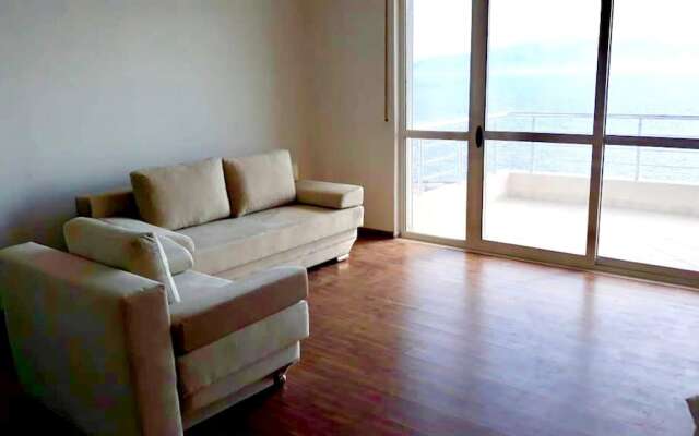 Apartment With one Bedroom in Sarandë, With Wonderful sea View and Terrace - 10 m From the Beach