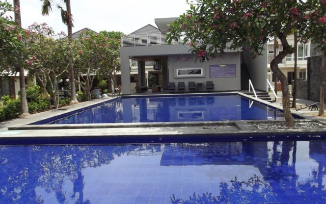 Three Bedrooms House With a Pool