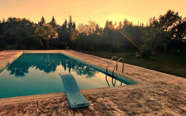 Country House with Pool Access & Jacuzzi