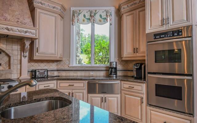 Preston on the Lake 5 Bedroom House