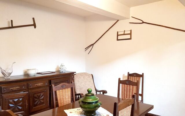 House With 3 Bedrooms in Vic-fezensac, With Wifi - 146 km From the Slo