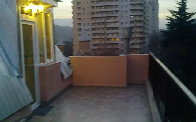 Sdayetsya V Arendu Posutochno Kvartira V Tbilisi