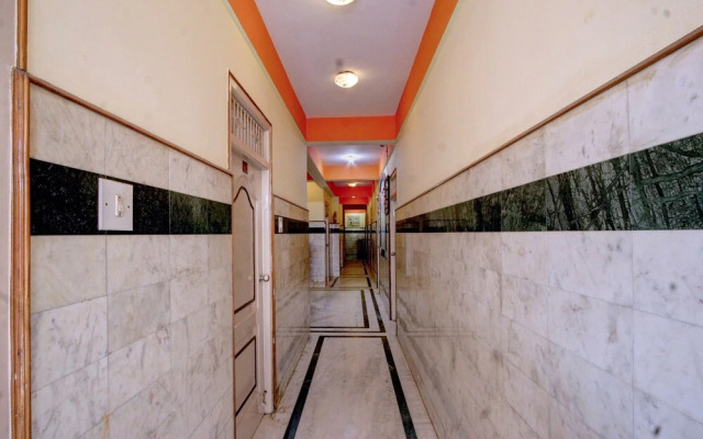 SPOT ON 39787 Radha Krishna Deluxe Lodge