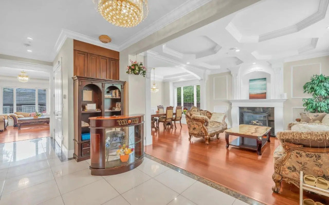 Oakridge Home