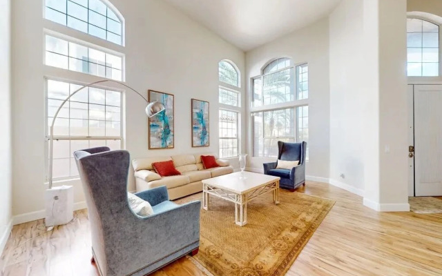 5-Bedroom Villa El Dorado Lakes LTR