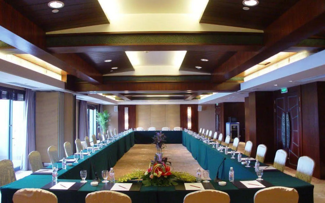 Hangzhou Linan Wonderland Hotel