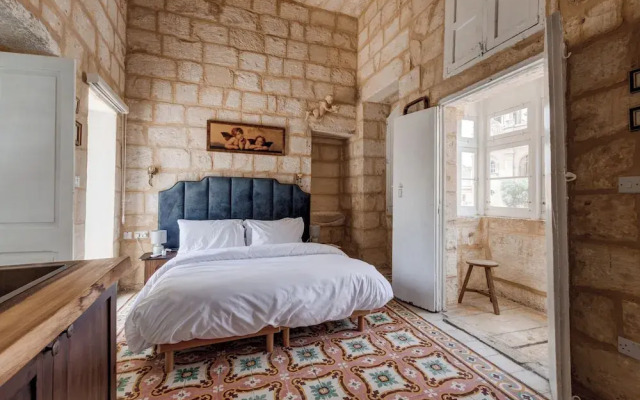 Talbot House by Talbot & Bons
