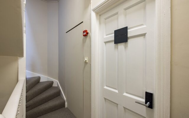 Avari Apartments - Hatton Collection