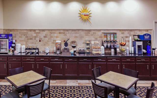 La Quinta Inn & Suites by Wyndham Alvin