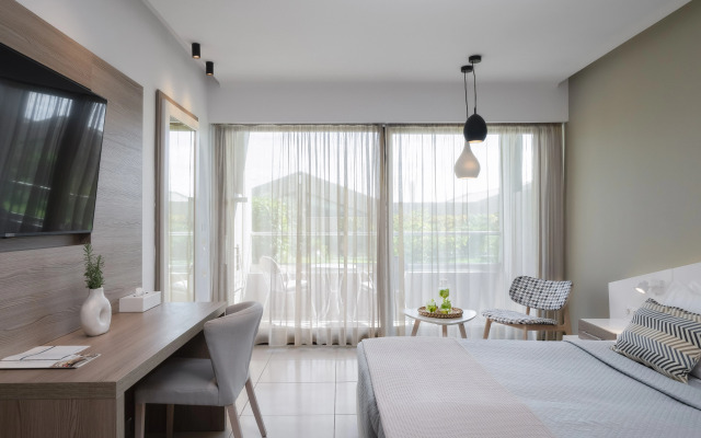 Kassandra Bay Resort, Suites & Spa