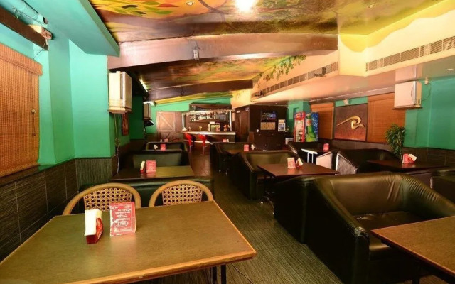 Capital O 37664 Hotel Grand Plaza