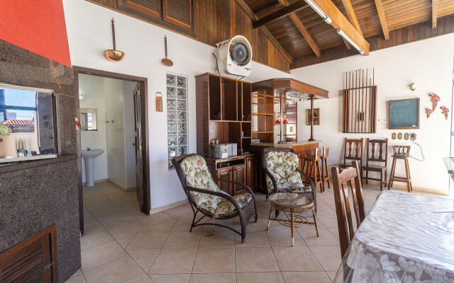Casa com Piscina e Sinuca em Bombinhas
