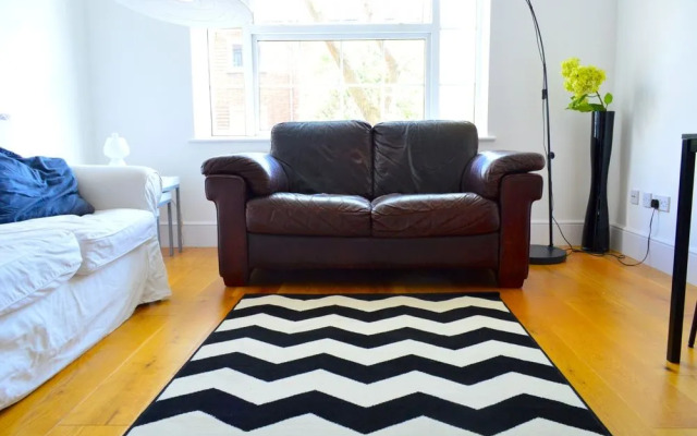 Sunny Flat in Islington
