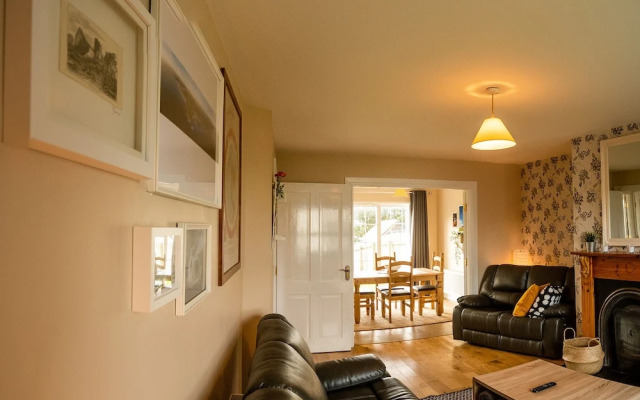 Modern Central Three Bedroom House