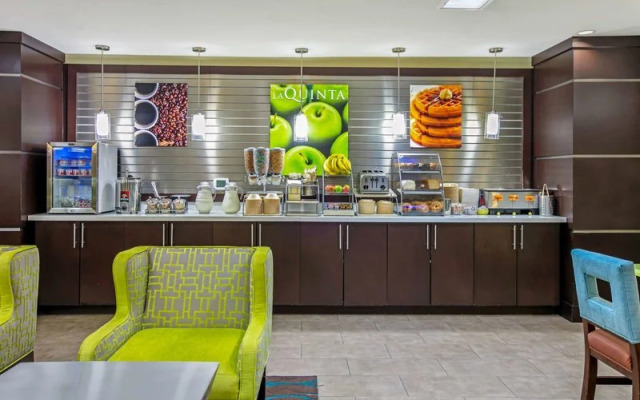 La Quinta Inn & Suites Dallas - Las Colinas
