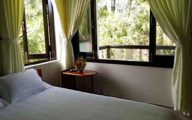 CoCo Riverside Homestay