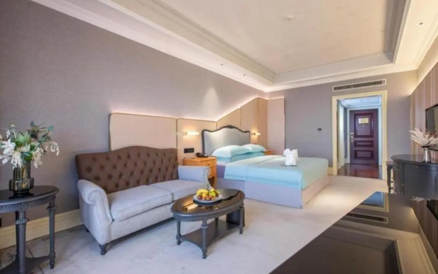 Haining Relax Grand Hotel
