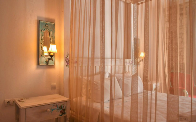 Bay C Hotel