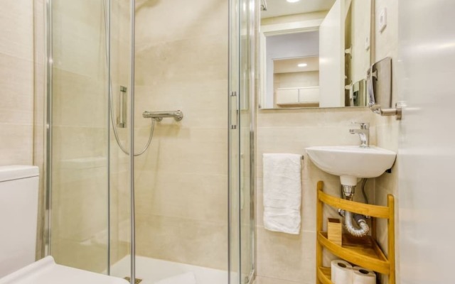 Nice & Cozy 4 Bed in Sants-montjuic BCN