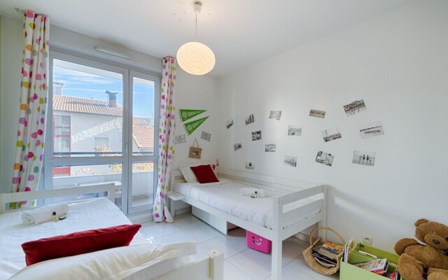 Beautiful T4 - AC - Parking - Balcony at Périer