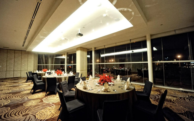 Acacia Hotel Manila
