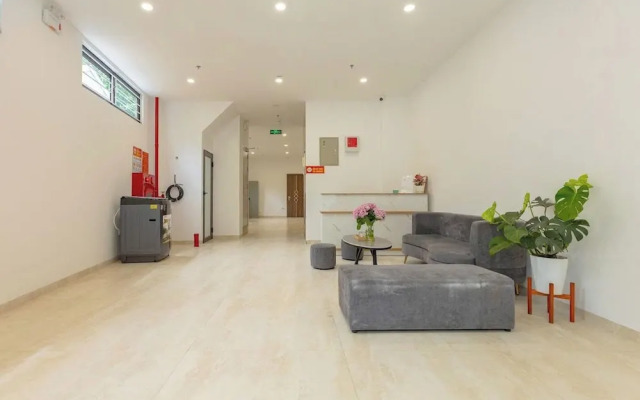 Lumi West Lake Apartment