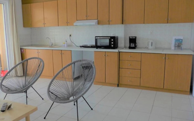 "kalamaki Plaza Apartments ''ostraco''"
