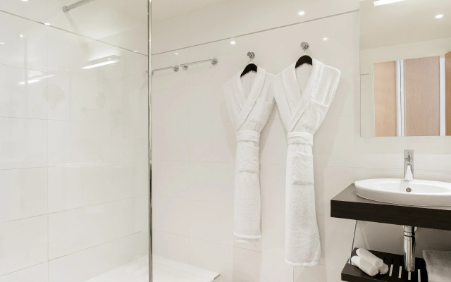 Croisette Beach Hotel Cannes - MGallery Collection