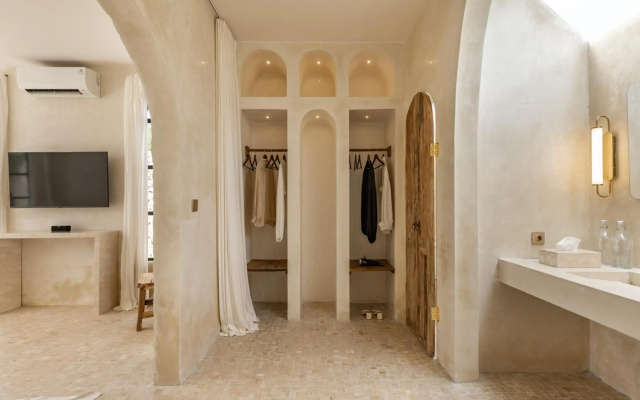 Luxe & Unique Honeymoon Bocami Suites-1 By Azure