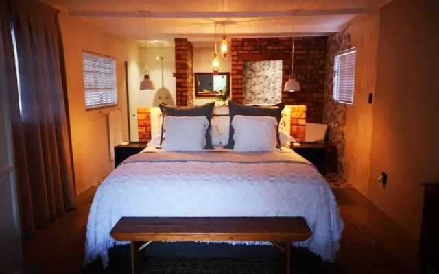 Oak Falls Accommodation