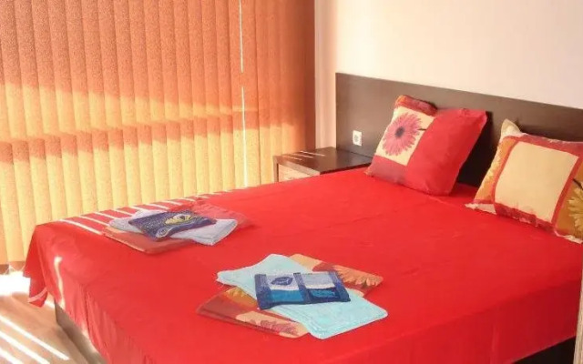 Pacific 3 Apartments
