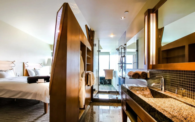 Sparkling Hill Resort