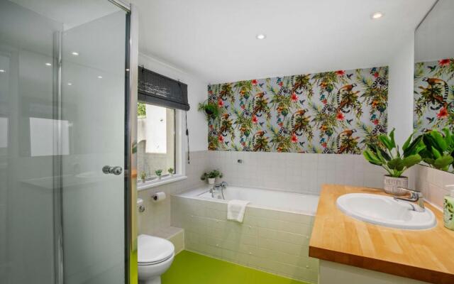 The Townhouse By My Getaways Free Parking