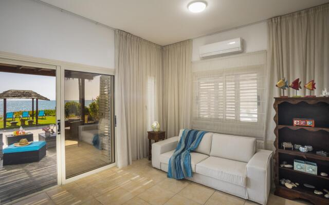 Beachfront Villa Meneou 5