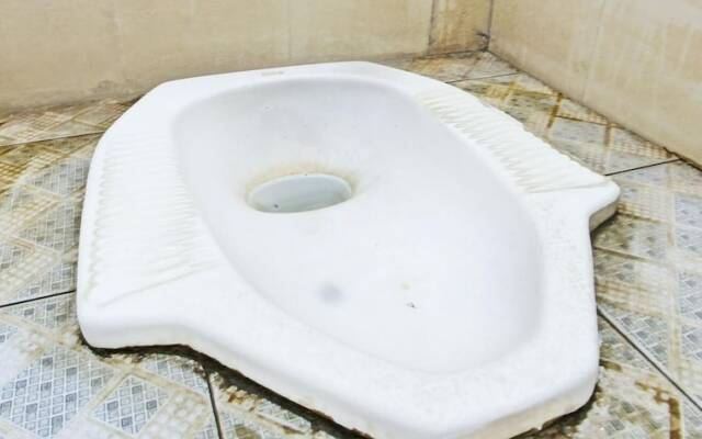 OYO Life 92853 Kost 999