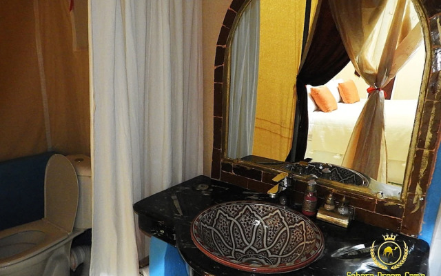 Room in Guest Room - Luxury Desert Camp in Merzouga